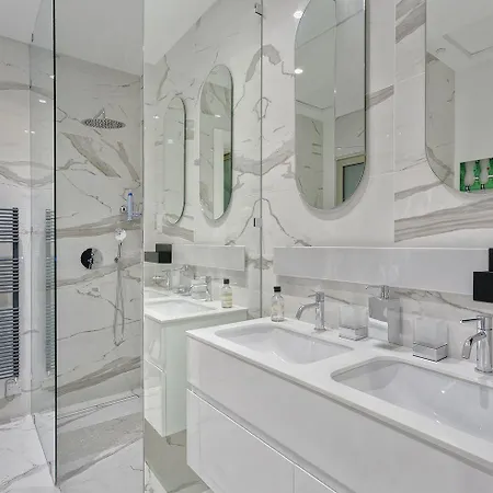 Luxury Ocean Views In Tigne Point, With Pool Sliema