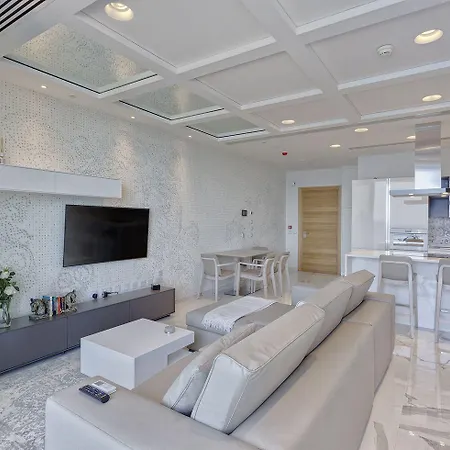 Luxury Ocean Views In Tigne Point, With Pool Apartment Sliema