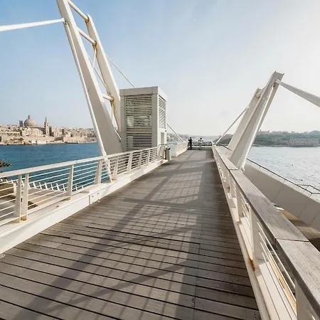 Luxury Ocean Views In Tigne Point, With Pool * Sliema